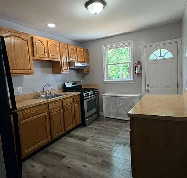 655 Franklin St — Photo 10
