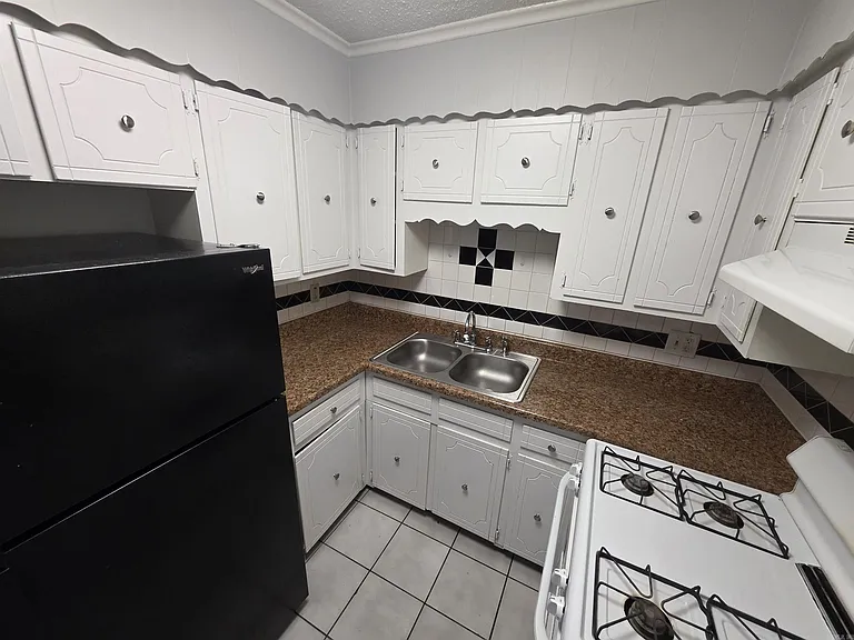 1401 Plummer Dr #A — Photo 5