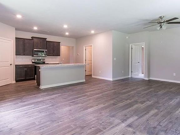 4th image of 170 Aberdeen Dr