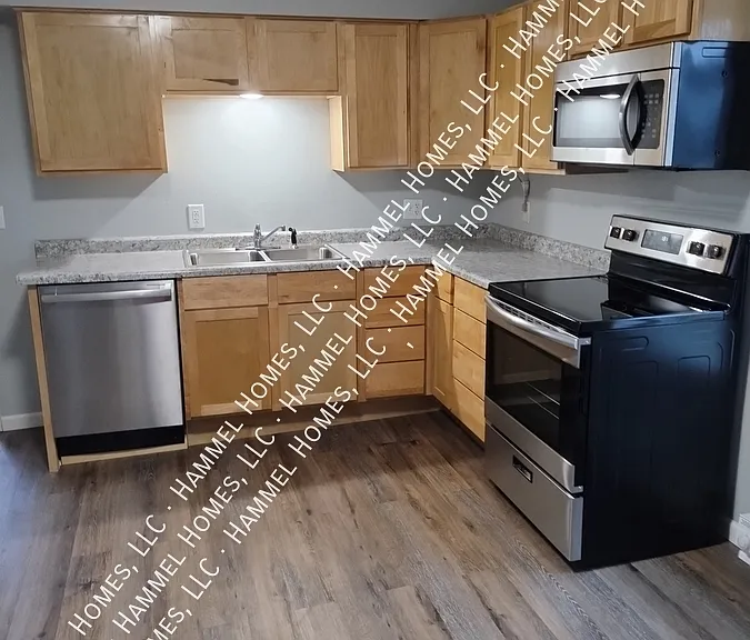 627 E 2nd St S #3 — Photo 9