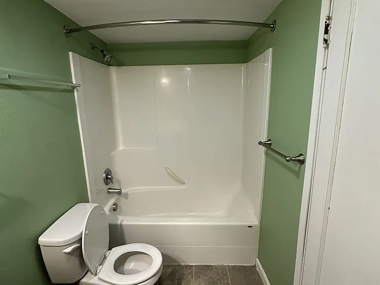 1005 NE D St — Photo 22