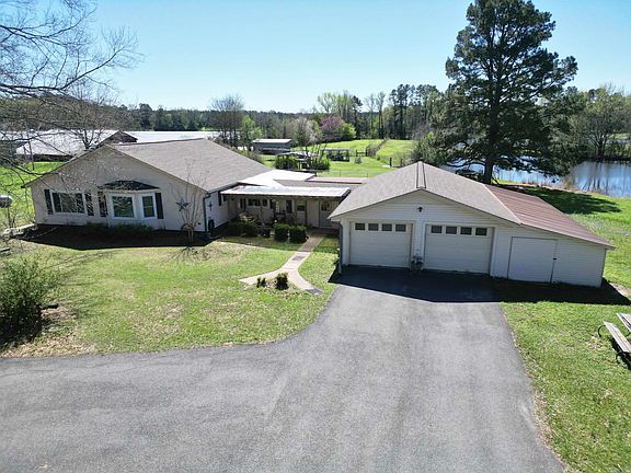 3rd image of 796 Rock Springs Rd