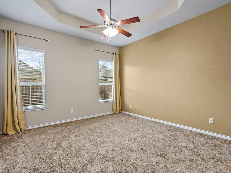 2104 Lake Cliff Dr — Photo 15