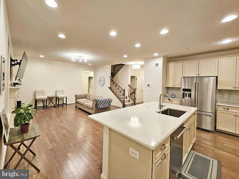 3332 Burton Dr — Photo 39
