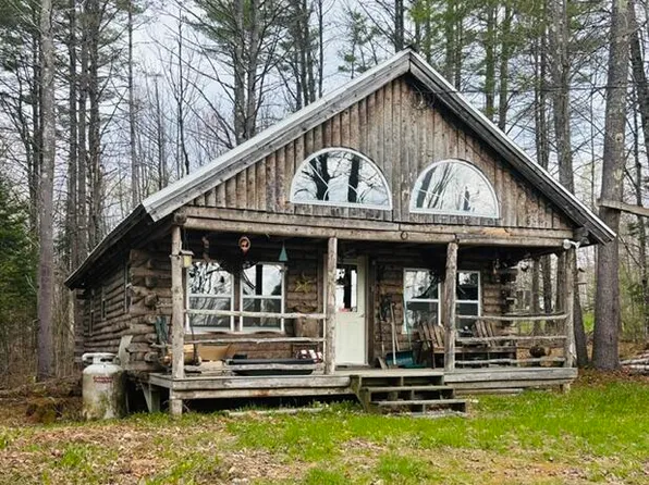 17 Faulkner Hill Road, Starks, ME 04911