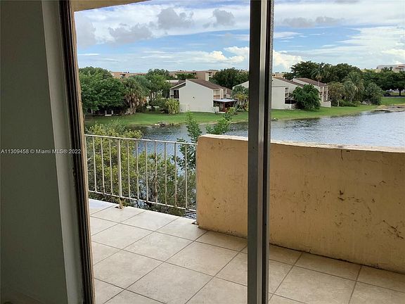 4th image of 9359 Fontainebleau Blvd APT F307