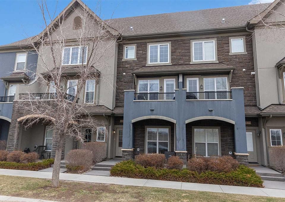 1st image of 424 W Quarry Way SE