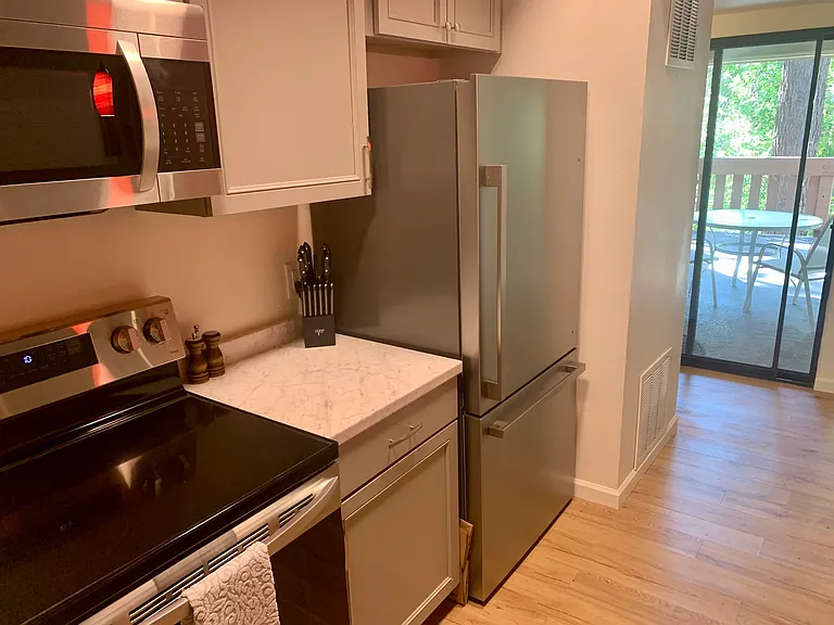 120 Country Club Dr #29 — Photo 7