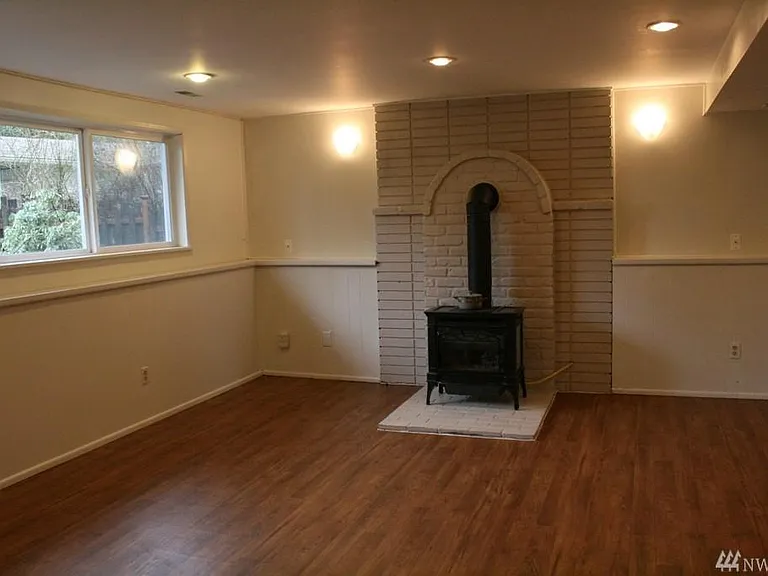 12815 NE 68th St — Photo 23
