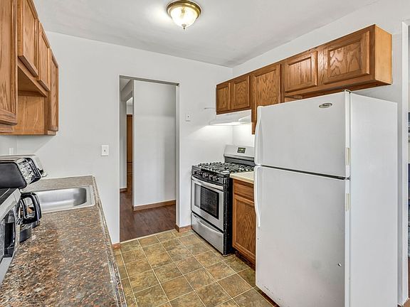 5th image of 3350 42nd Ave S #101