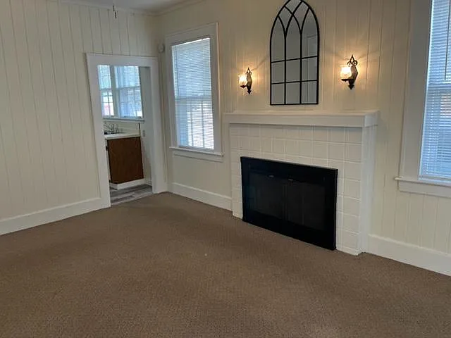 705 Lovell Ave — Photo 4