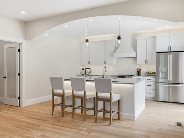 10 Citation Dr, Plymouth, MA 02360