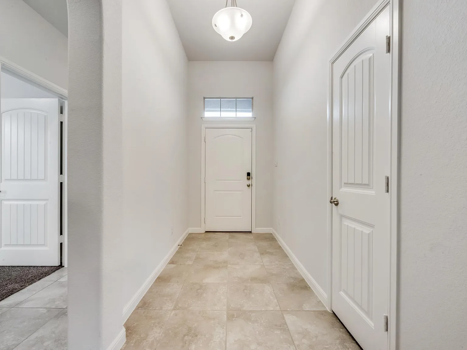 9112 Stormcrow Dr — Photo 1