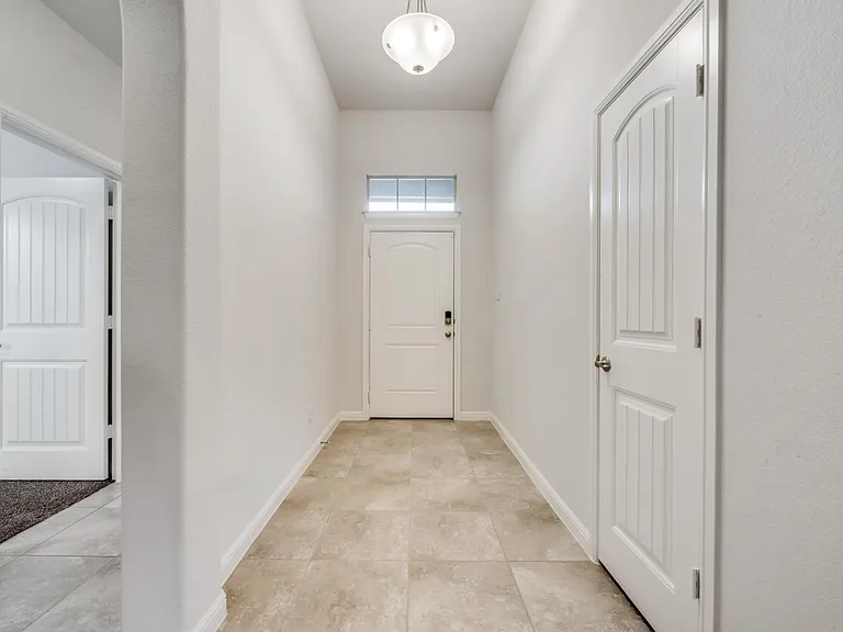 9112 Stormcrow Dr — Photo 1