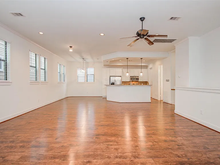 2414 Charleston St #B — Photo 22