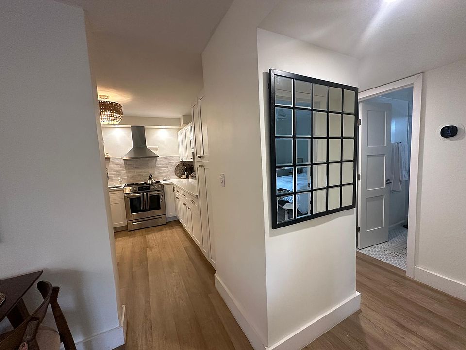Kitchen/ Room Hallway
