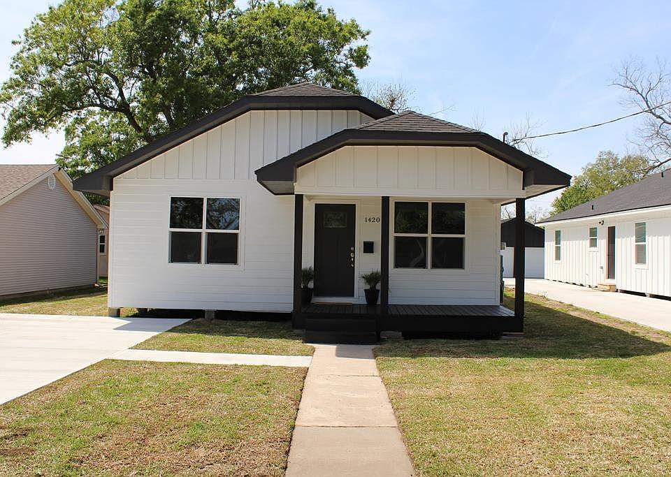 1st image of 1420 Llano St