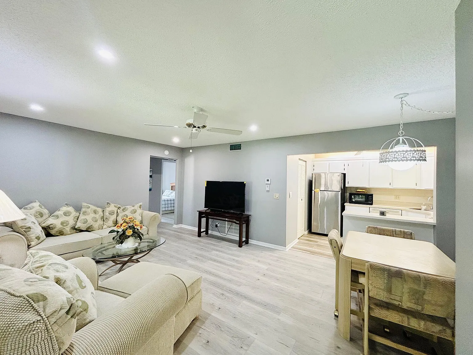 2 bed, 1.0 bath, 804 sqft, $1,450 — Photo 4