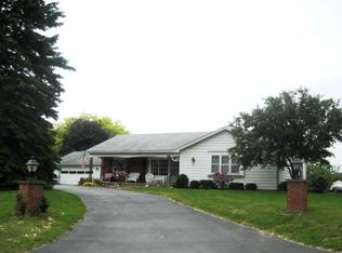 823 McIvor Rd, Phelps, NY 14532