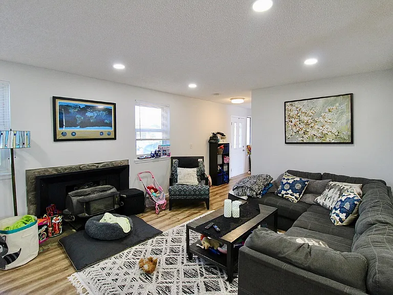 13238 Alcott Cir — Photo 8
