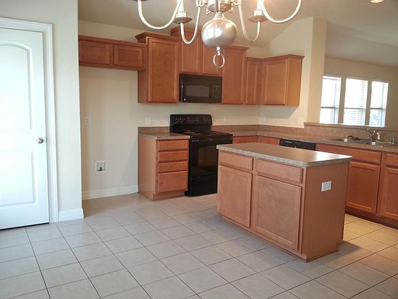 2nd image of 1525 Canary Dr