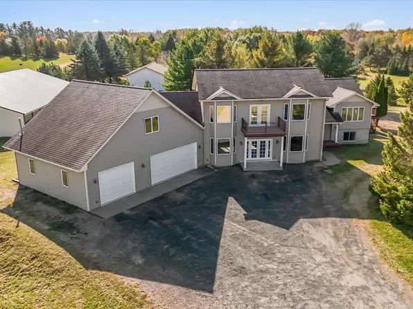 32737 Ivywood Trl, Chisago City, MN 55013