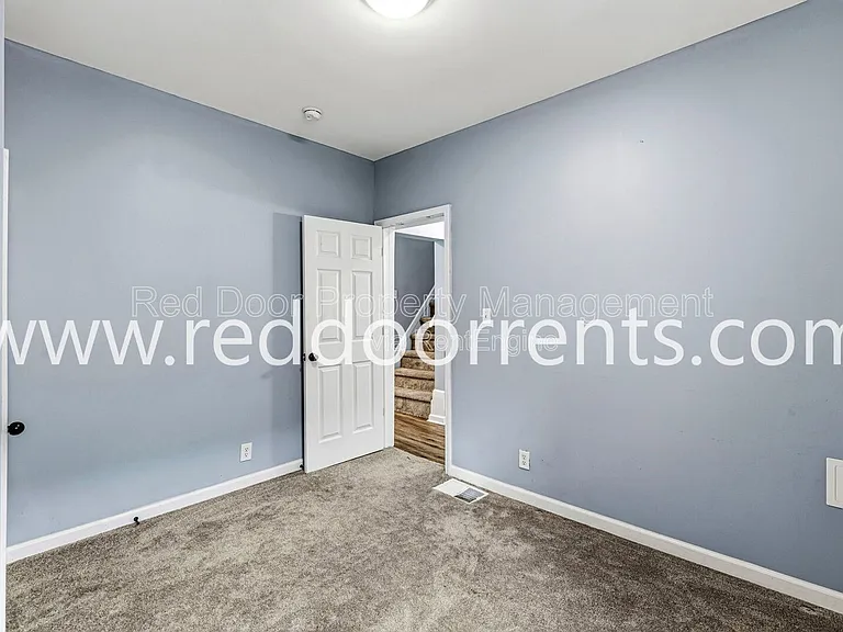 3146 Broadway St — Photo 6