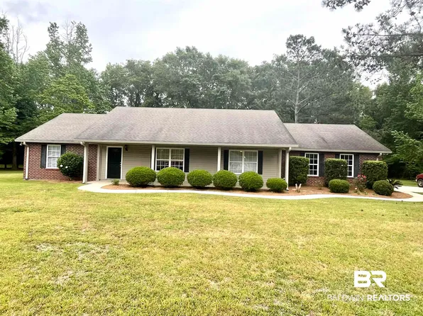 213 Edgewood Ct, Atmore, AL 36502