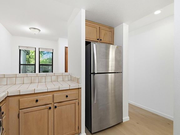5th image of 1308 Mission Boulevard