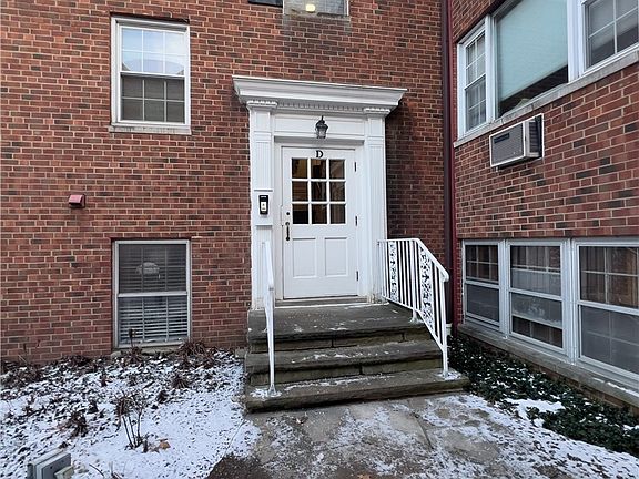 3rd image of 19901 Van Aken Blvd APT 7