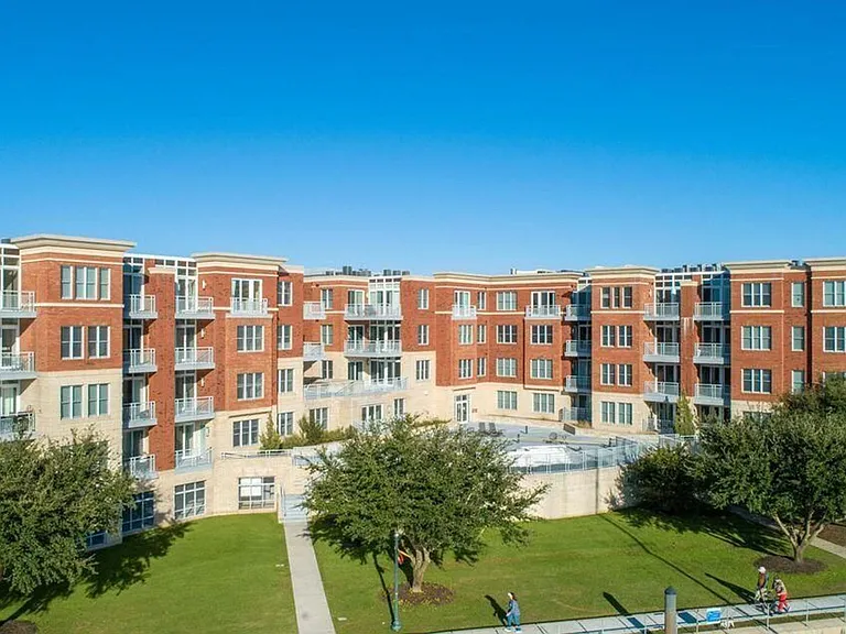224 Sky Sail Blvd — Photo 1