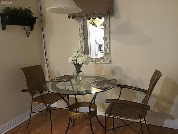 5th image of 422 Albemarle Blvd APT 14C