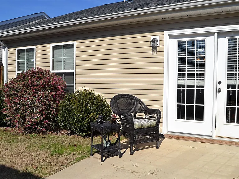 2626 York Dr — Photo 11