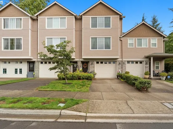 9097 SW Sweek Dr, Tualatin, OR 97062