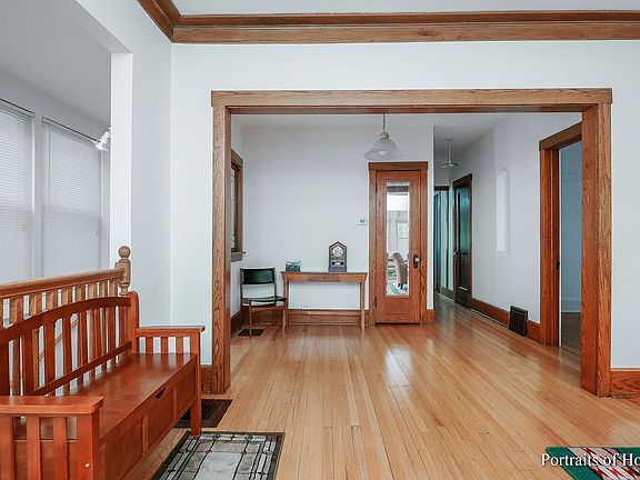2nd image of 4549 N Monticello Ave