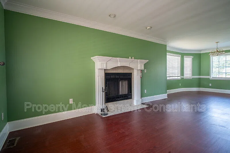 4 bed, 3.0 bath, 2234 sqft, $2,000 — Photo 4