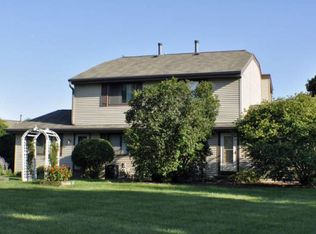 7327 S King Arthur Ct #41, Oak Creek, WI 53154