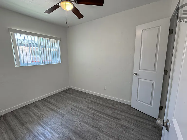 1342 E Willetta St — Photo 20