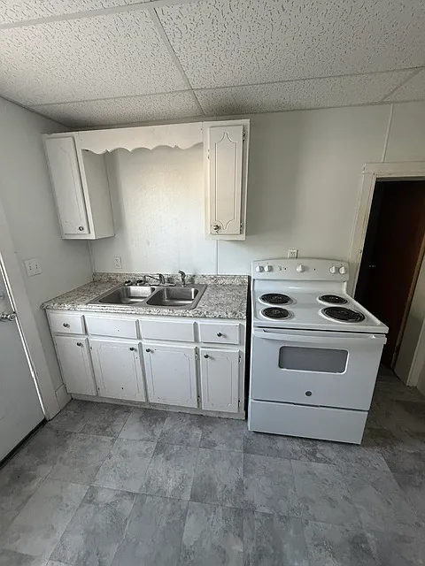 Shelby Ave, Mattoon — Photo 4