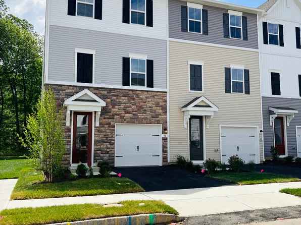 41 Basswood St, Berlin, NJ 08009