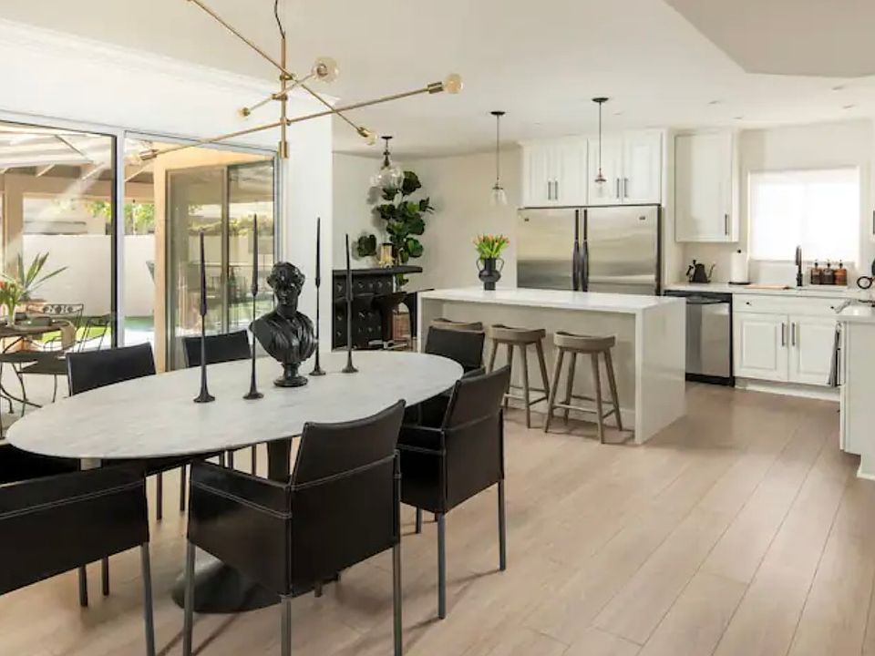 Open plan Dinning area