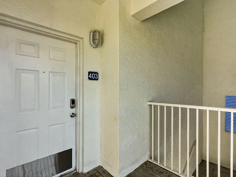 415 NW Flagler Ave #403 — Photo 4