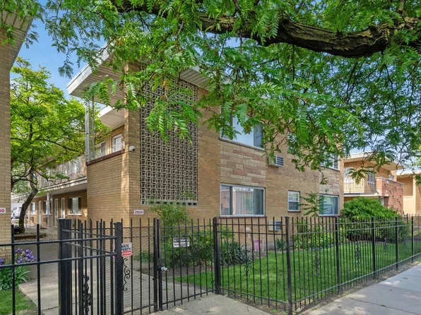2524 W Foster Ave APT 104, Chicago, IL 60625