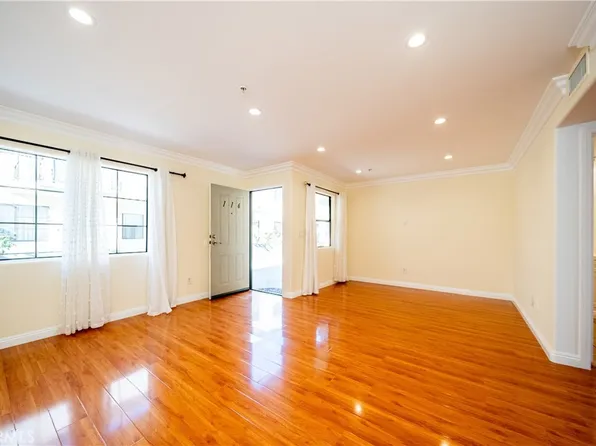 10894 Olinda St APT 116, Sun Valley, CA 91352