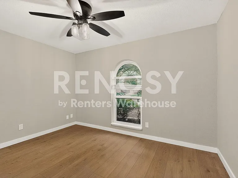 913 Overdowns Dr — Photo 41