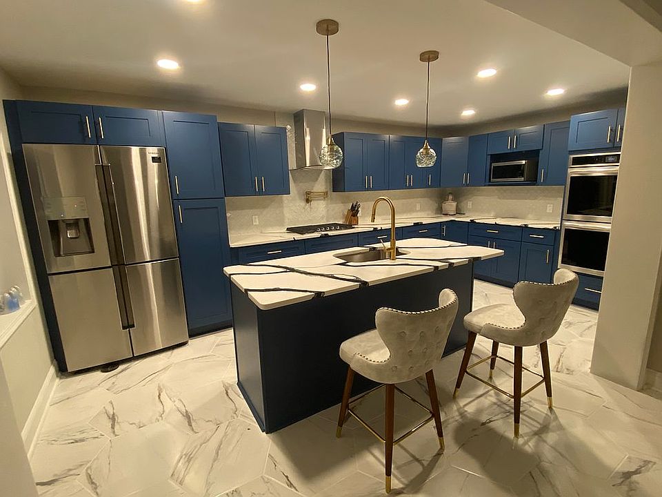 1st image of 205 Sunset Dr