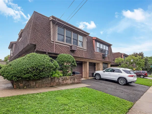 61-26 233rd Street, Oakland Gardens, NY 11364