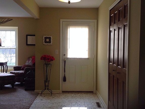 2nd image of 1193 Sussex Ln
