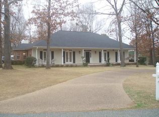 6707 N Hills Dr, Texarkana, TX 75503