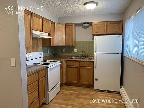 4961 King St #5 Photo 1 4961 King St #5 Photo 1